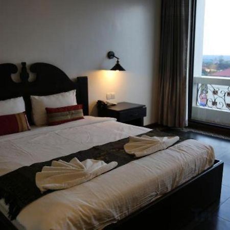 Yeak Loam Hotel Banlung Extérieur photo