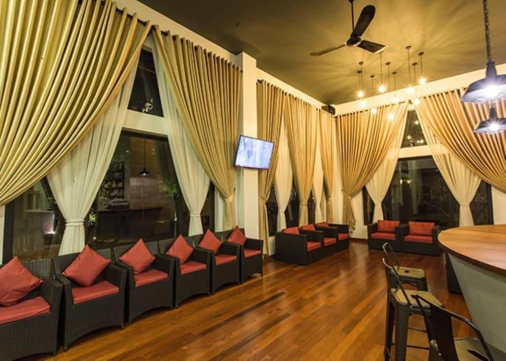 Yeak Loam Hotel Banlung Extérieur photo