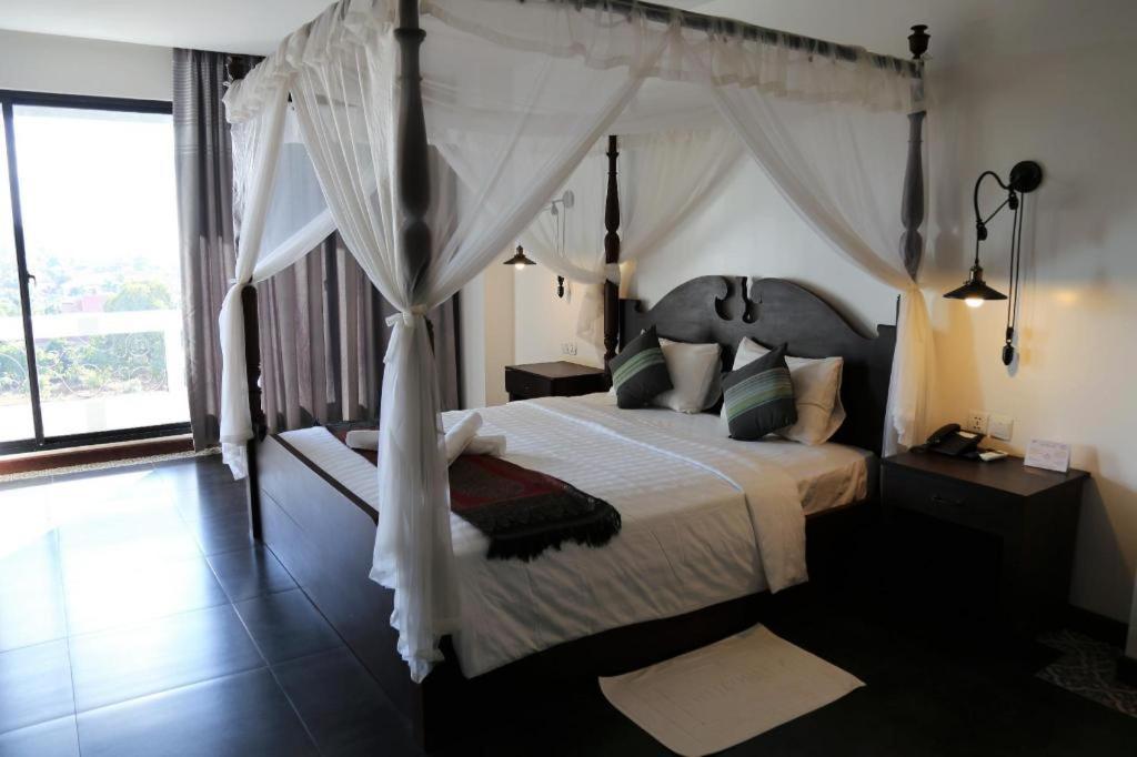 Yeak Loam Hotel Banlung Extérieur photo