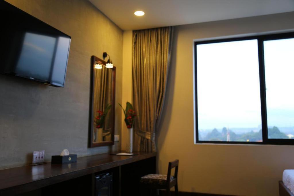 Yeak Loam Hotel Banlung Extérieur photo