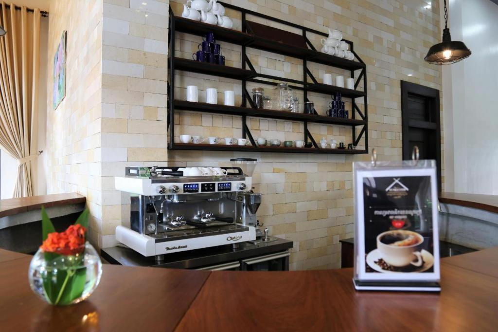 Yeak Loam Hotel Banlung Extérieur photo